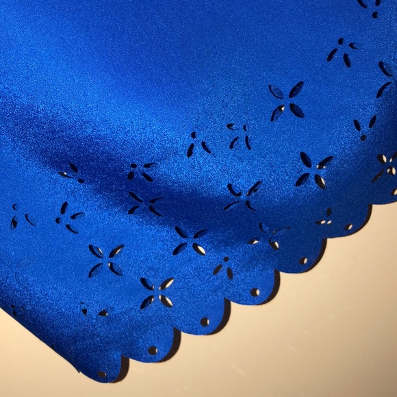 Top - Picture 2 of 2